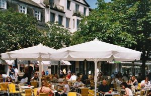 Brühl als ehemalige Residenzstadt bietet nicht nur Schlösser sondern auch viel Genuß.